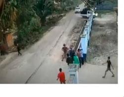 Disangka Maling Sawit, Mobil Warga Diberondong Tembakan