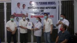 Pilkada Minsel, Perindo Serahkan SK Dukungan ke Frangky Wongkar dan Petra Rembang