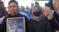 Duka Selimuti Pemakaman Bupati Halmahera Timur yang Meninggal saat Orasi Politik