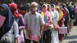 Antusiasme Warga Kediri Antre Daftar Bantuan Tunai Usaha Mikro