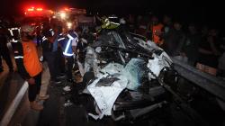 Ngeri, Penampakan Mobil Ringsek dan Terbakar dalam Kecelakaan di Tol Kartasura-Salatiga