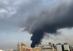 Kebakaran Hebat Berkobar di Pelabuhan Beirut
