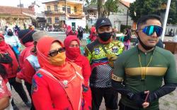 Jadi Plt Bupati KBB, Hengki Kurniawan Tancap Gas dengan Tarawih Keliling