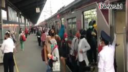 Video Penumpang KRL saat PSBB Diharuskan Pakai Masker Tebal dan Baju Lengan Panjang