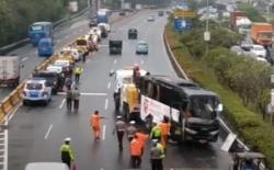 Detik-Detik Bus Kemhan dan Minibus TNI AL Terlibat Tabrakan Beruntun di Tol Jagorawi