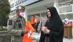 Perempuan Cantik di Purwakarta Terjaring Razia Tak Pakai Masker<