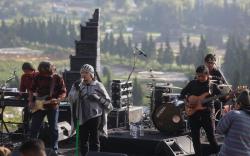Lama Tak Ada Kabar, Letto Nongol di Panggung Jazz di Atas Awan