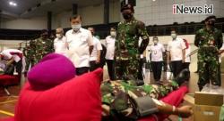 Video Panglima TNI Gelar Donor Darah dan Bagi-Bagi Sembako Jelang HUT Ke-75