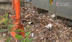 Hujan Deras Landa Jabodetabek, Sampah di Pintu Air Manggarai Menumpuk