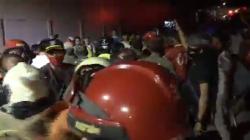 Pemadaman Api di Lokasi Kebakaran Pabrik Mesin Bubut Cengkareng Diwarnai Kericuhan<