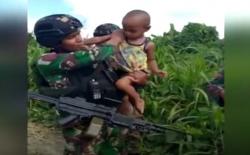 Video Balita Menangis Minta Ikut Rombongan Prajurit TNI saat Patroli di Papua