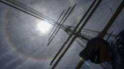 Penampakan Fenomena Halo Matahari di Langit Selat Bali