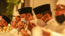 Eri Cahyadi Menangis Haru Didoakan 9 Kiyai Jadi Wali Kota Surabaya