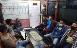 TNI Tangkap 4 TKI Ilegal di Entikong saat Akan Masuk Malaysia