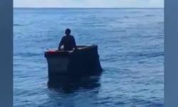 Video Nelayan Tua Terombang-ambing Seorang Diri di Tengah Laut Kalimantan Selatan