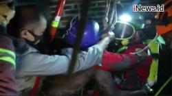 Detik-Detik Petugas Evakuasi Warga Terperosok Septic Tank Sedalam 10 Meter di Magelang