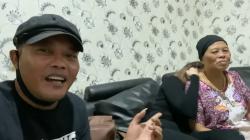 Menangis Dipertemukan dengan Calon Menantu, Ibunda Sule Dipeluk Nathalie Holscher