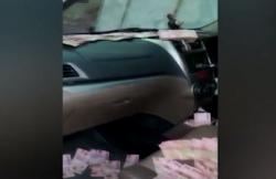 Video Viral Mobil Berisi Tumpukan Uang Diduga Milik Tim Kampanye Paslon di Mojokerto