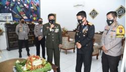 Dapat Kejutan HUT TNI dari Kapolda Kalsel, Danrem Antasari: Kami Selalu Bersinergi