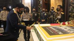 Panglima TNI Dapat Kejutan Kue Ultah dari Kapolri di HUT ke-75 TNI