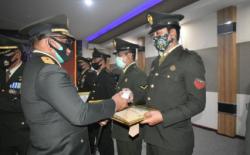 Selamatkan Korban Kebakaran, 2 Anggota Kodim Ketapang Raih Penghargaan dari Korem 121/Abw