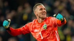 Everton Pinjam Kiper Timnas Swedia dari AS Roma
