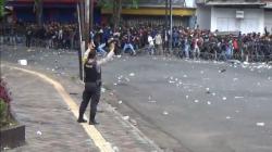 Demo Tolak UU Cipta Kerja di Jember Sempat Ricuh, Ketua DPRD Temui Peserta Aksi