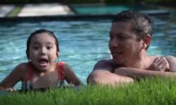 Serunya Liburan ke Pulau Dewata, Gading Marten Saksikan Sunset di Pantai Bersama Gempita