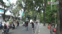 Video Pengunjuk Rasa di Medan Tabrak Polisi Berpakaian Preman, Korban Patah Kaki