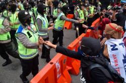 Demo Tolak UU Cipta Kerja di Semarang Tertib, Kapolda: Kami Acungi jempol<