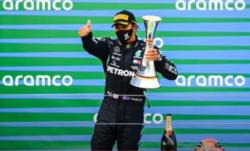 Lewis Hamilton Samakan Rekor Michael Schumacher