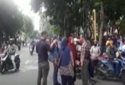 Video Polisi Tangkap Aktivis KAMI terkait Demo Penolakan UU Cipta Kerja