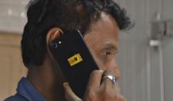  Lembaga Pemerintah India Klaim Kotoran Sapi Bisa Tangkal Radiasi Ponsel