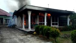 Kebakaran di Padang, Rumah Permanen Habis Dilalap Api<