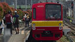 Perbaikan Rel Antara Stasiun Pasar Senin dan Jatinegara, Perjalanan KRL Terganggu