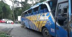 Bus Doa Ibu Terguling di Jalur Nagreg Bandung, Belasan Orang Luka-Luka