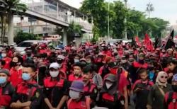 Video Jalan Salemba Raya Jakarta Macet akibat Demo UU Cipta Kerja