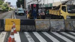 Jalan Gajah Mada-Hayam Wuruk Ditutup, Polisi Siaga Antisipasi Kericuhan 