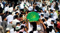 Ribuan Pelayat Antar Jenazah Pimpinan Pondok Pesantren Gontor
