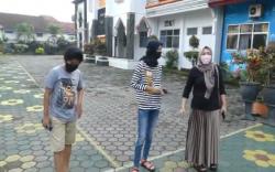 6 Bulan Tak Belajar Tatap Muka, 2 Pelajar Ini Datangi Sekolah karena Kangen