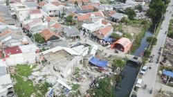 Penampakan dari Udara Rumah Rusak Diterjang Angin Puting Beliung di Bekasi