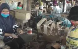 Video Kerajinan Karpet Serat Pisang Palembang yang Mendunia<