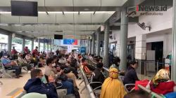 Video Antrean Calon Penumpang Rapid Test di Stasiun Pasar Senen Jelang Libur Panjang