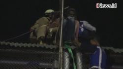 Video WNA Coba Bunuh Diri Panjat JPO Tol Jagorawi, Diduga Stres Bisnis Gagal