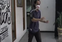 Video Mahasiswa Surabaya Buat Masker untuk Olahraga