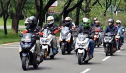 Liburan Pakai Motor ke Luar Kota, Ini Perlengkapan yang Tak Boleh Tertinggal