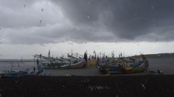 Waspada, Gelombang Tinggi hingga 5 Meter di Perairan Selatan Jawa