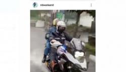 Ridwan Kamil dan Atalia Naik Motor Hujan-Hujanan, Netizen: So Sweet Banget