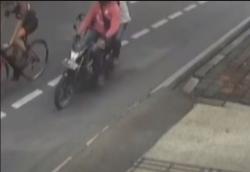 Video Aksi Begal Sepeda Kembali Terjadi di Jakarta, Korban Terjatuh hingga Luka<