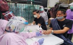 Cegah Penularan Covid-19, Pendatang dari Luar Kota Jalani Rapid Test di GT Baros Cimahi<